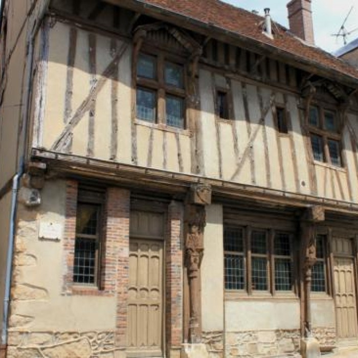 Photo de Maison à pans de bois, dite Maison de lAve-Maria à Joigny