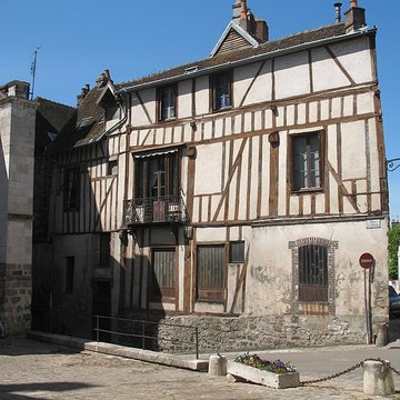 Maison à pans de bois, dite Maison de lAve-Maria à Joigny