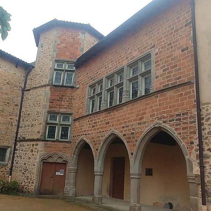 Photo de Château-prieuré de Pommiers-en-Forez