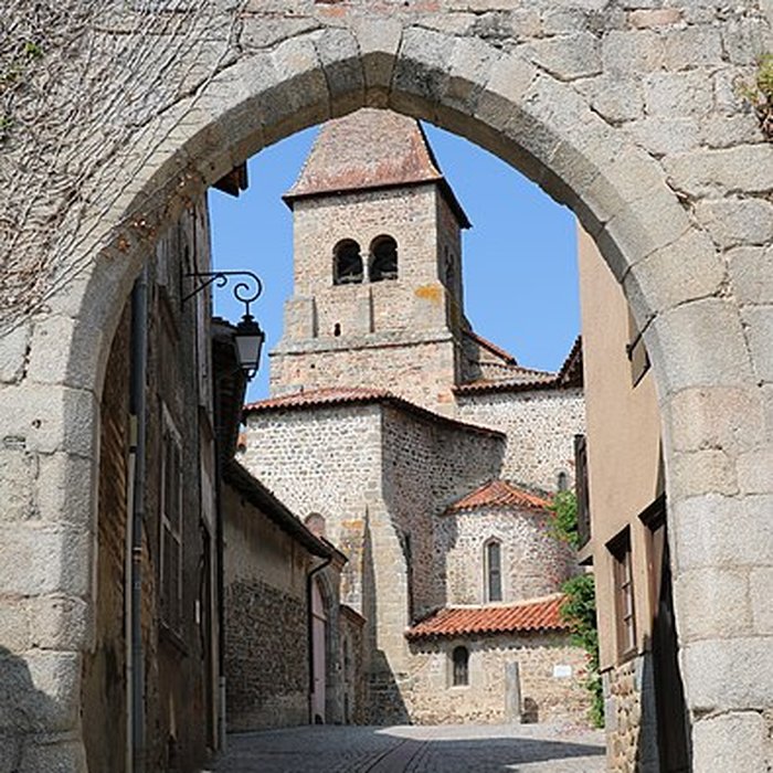Photo de Château-prieuré de Pommiers-en-Forez