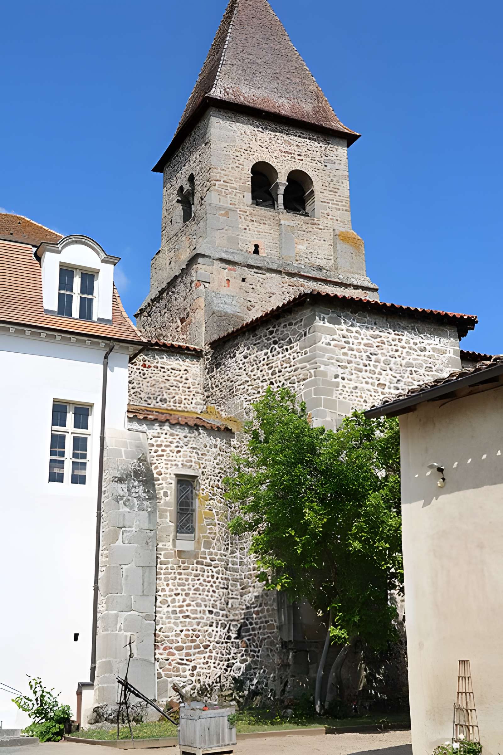 Château-prieuré de Pommiers-en-Forez