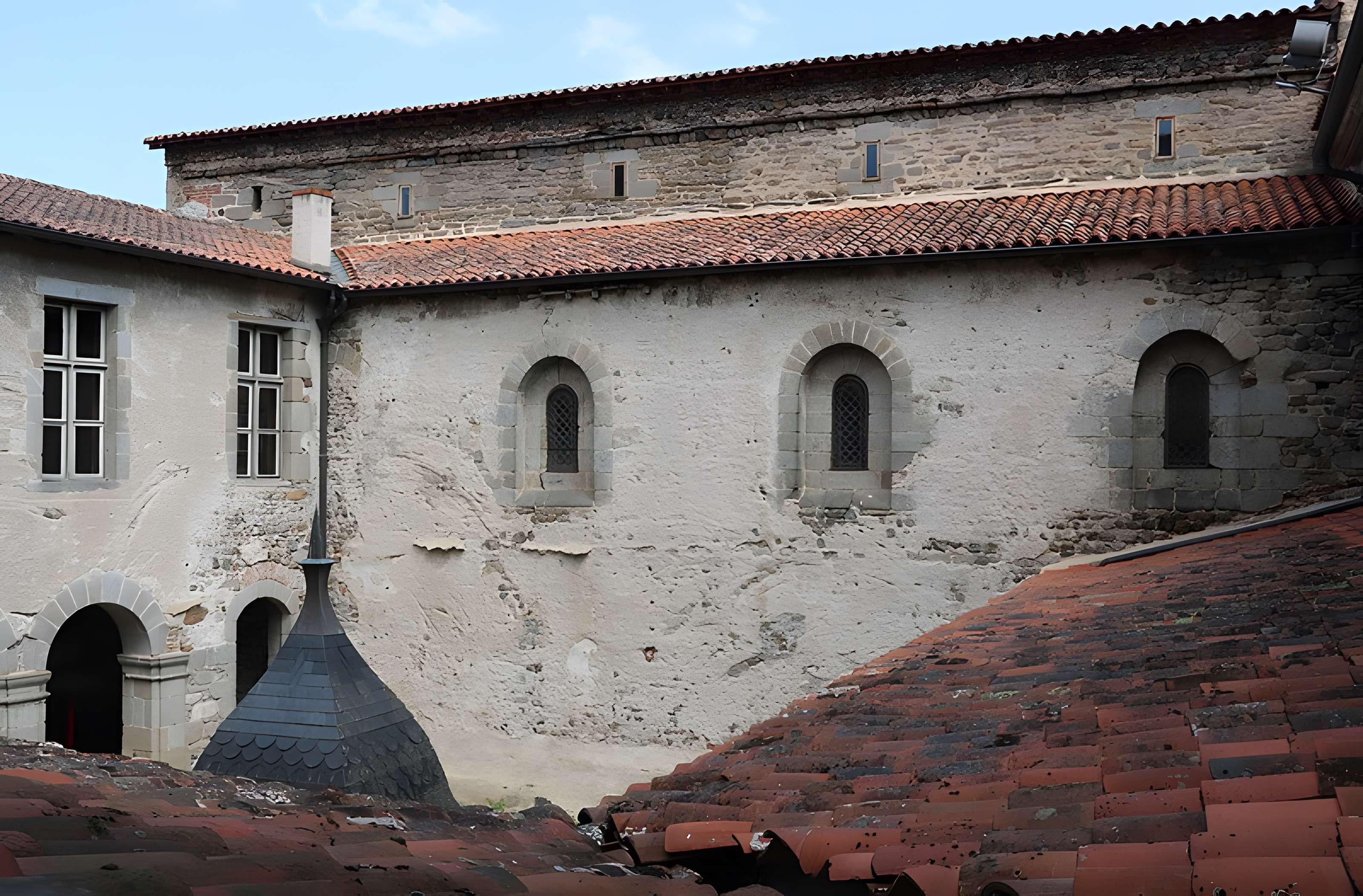 Château-prieuré de Pommiers-en-Forez