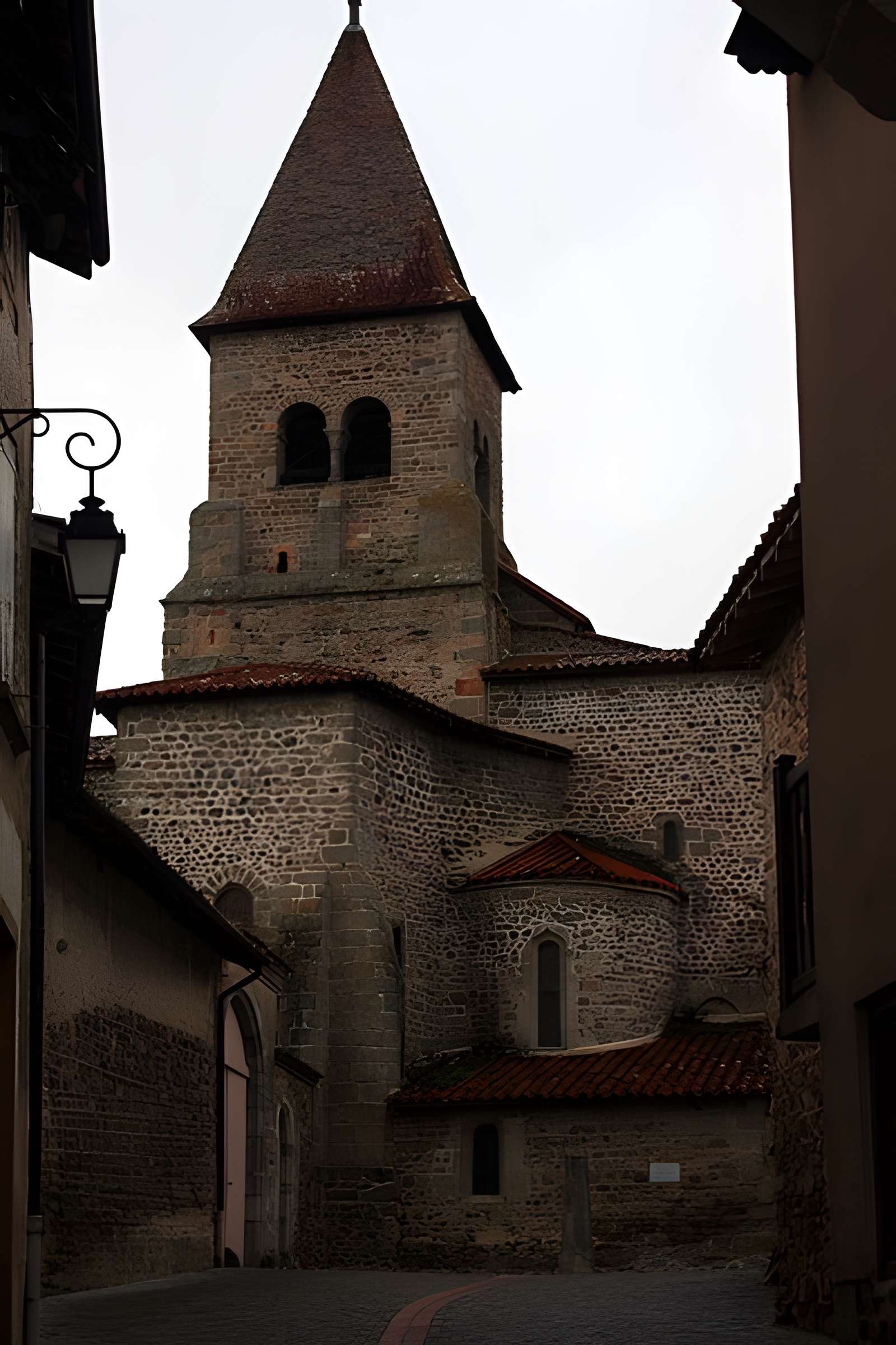 Château-prieuré de Pommiers-en-Forez
