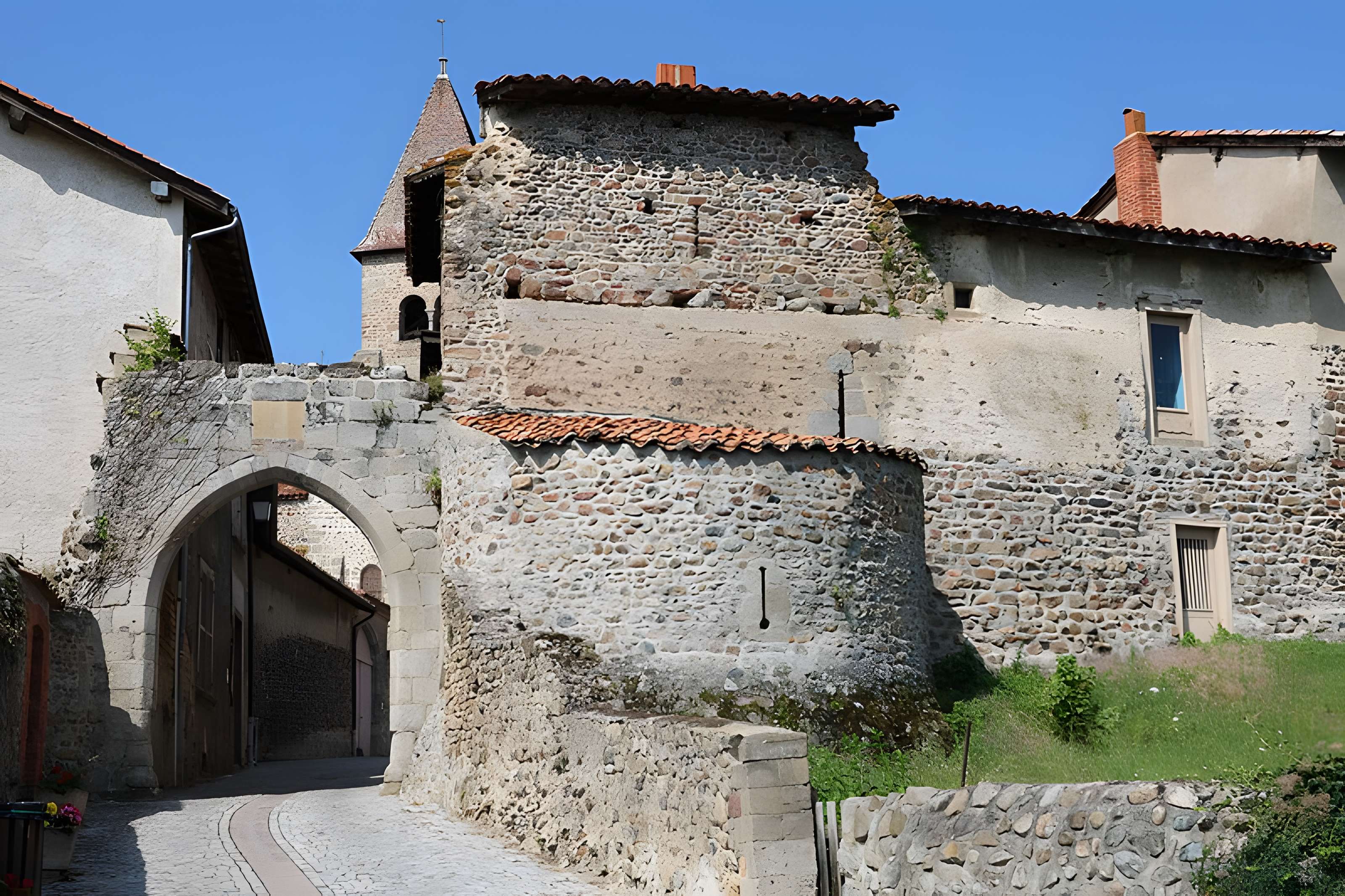 Château-prieuré de Pommiers-en-Forez