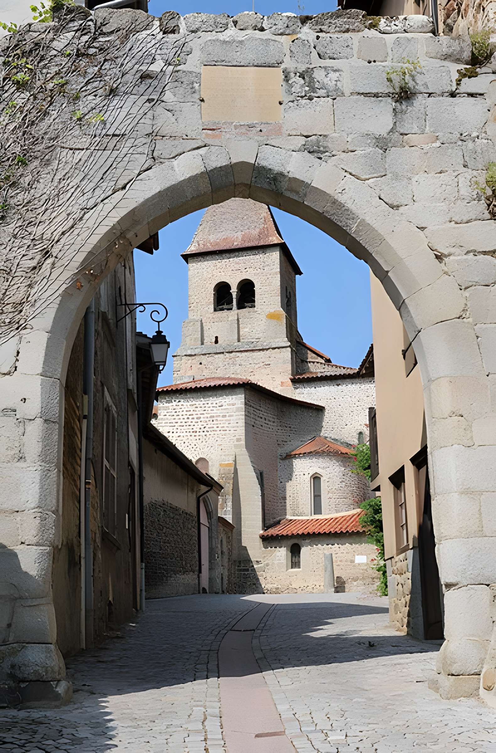 Château-prieuré de Pommiers-en-Forez