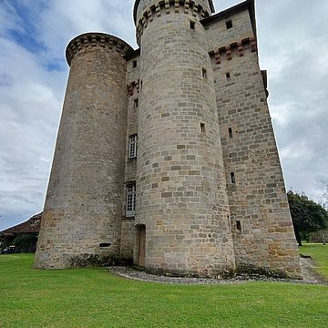 Châteaux de Saint-Hilaire et des Plas