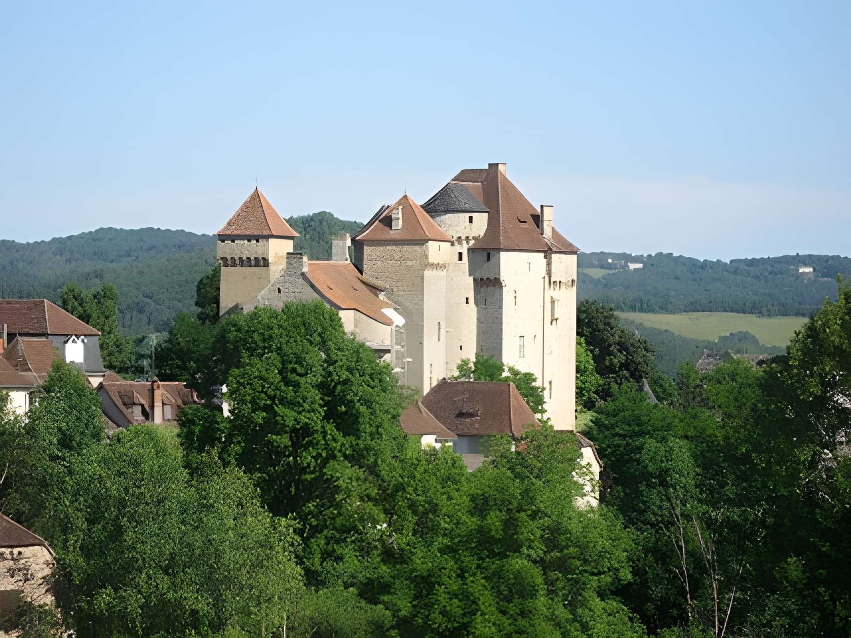 Châteaux de St-Hilaire et de Plats 