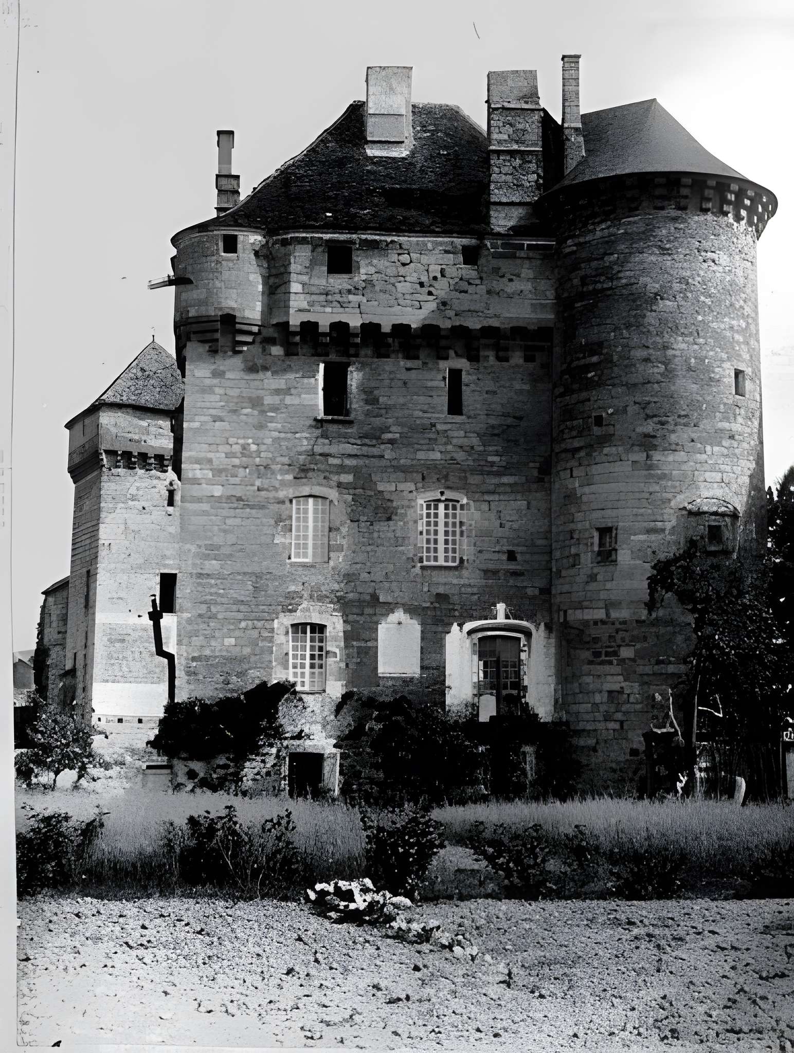 Châteaux de Saint-Hilaire et des Plas