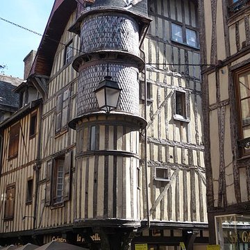 Maison de lOrfèvre à Troyes