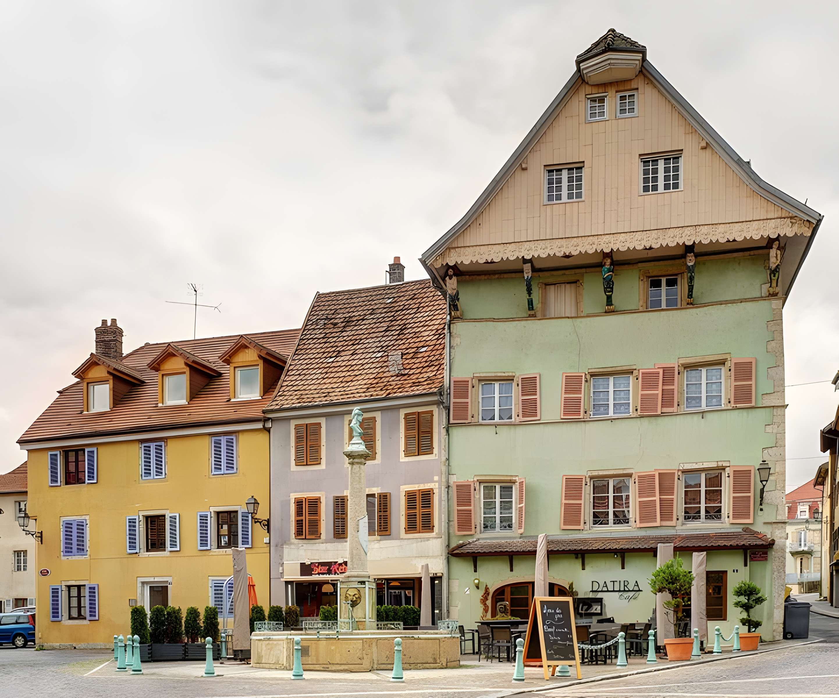 Maison des Cariatides de Delle 