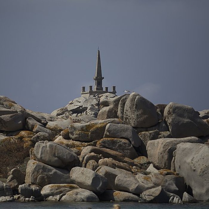Photo de Cimetières militaires et stèle commémorative
