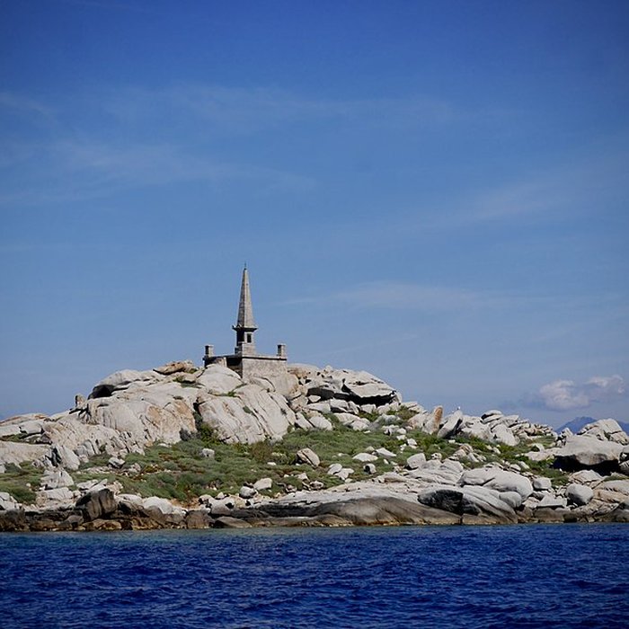 Photo de Cimetières militaires et stèle commémorative
