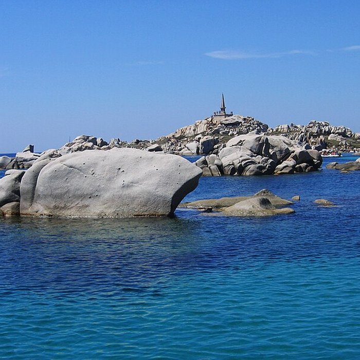 Photo de Cimetières militaires et stèle commémorative