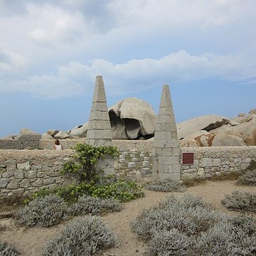 Cimetières militaires et stèle commémorative