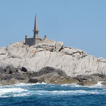 Cimetières militaires et stèle commémorative