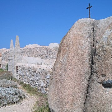 Cimetières militaires et stèle commémorative