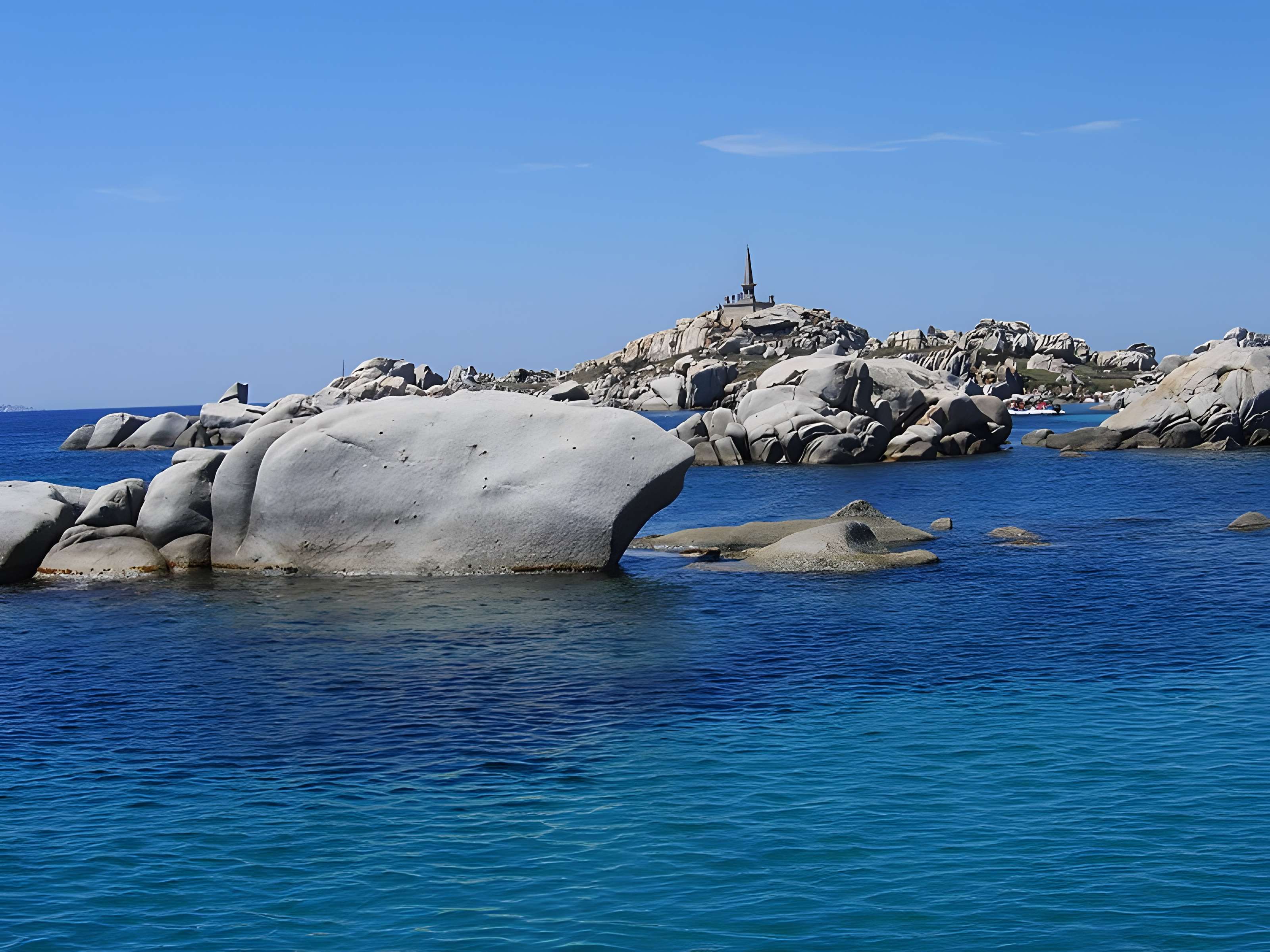 Cimetières militaires et stèle commémorative