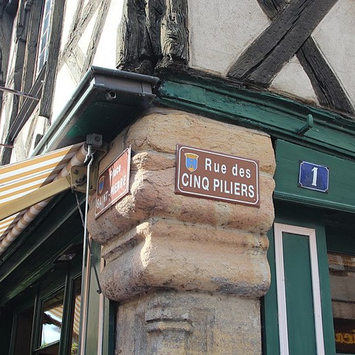 Photo de Maison des douze apôtres de Montluçon