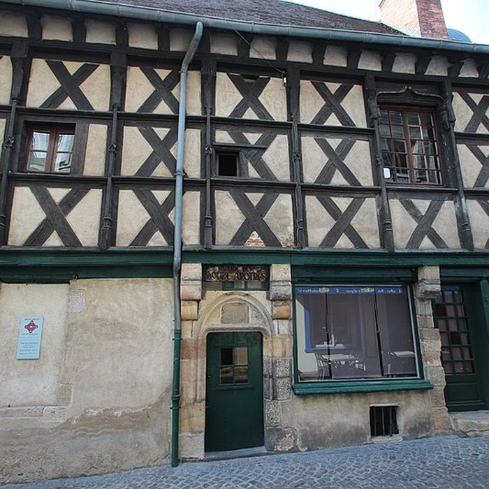 Photo de Maison des douze apôtres de Montluçon