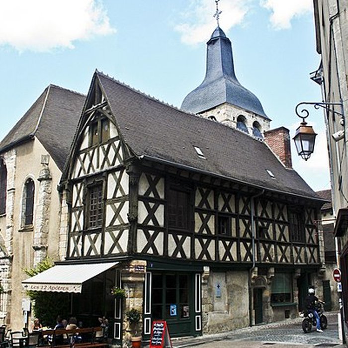 Photo de Maison des douze apôtres de Montluçon
