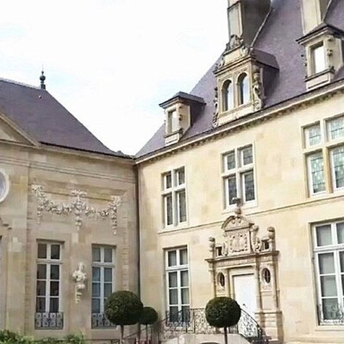 Photo de Hôtel du Breuil-de-Saint-Germain Maison des Lumières à Langres