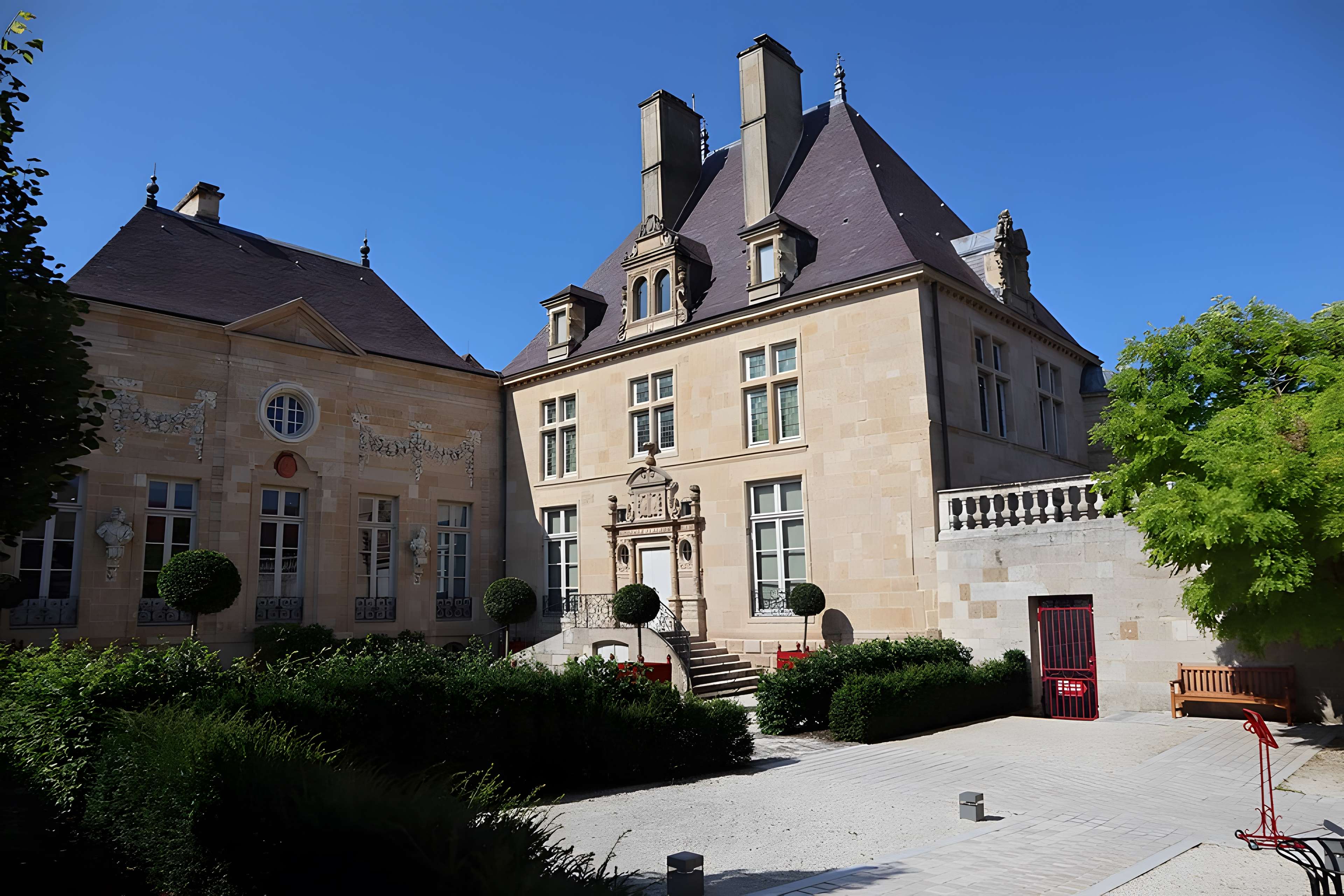 Hôtel du Breuil-de-Saint-Germain (Maison des Lumières) à Langres