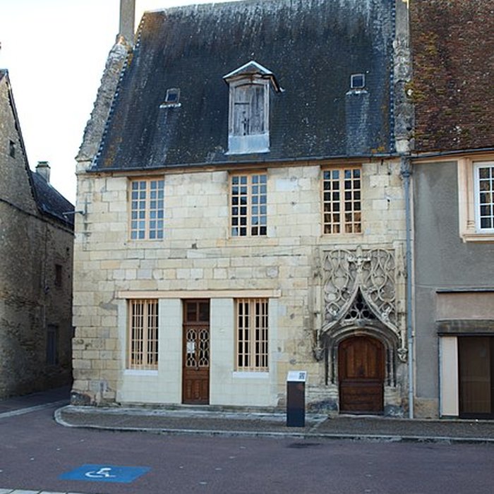 Photo de Maison du lieutenant criminel à Saint-Pierre-le-Moûtier