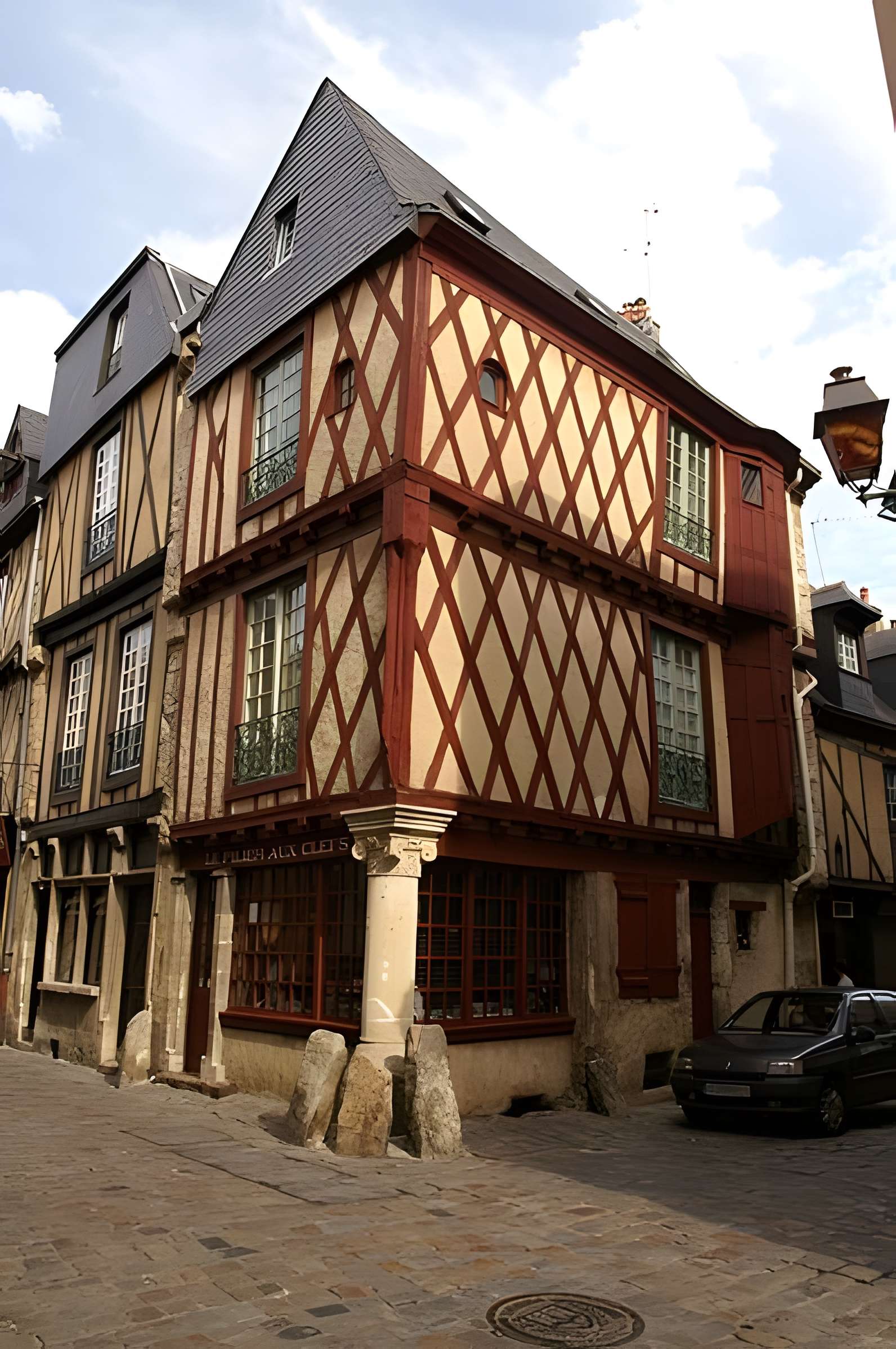 Maison du Pilier aux Clefs au Mans 