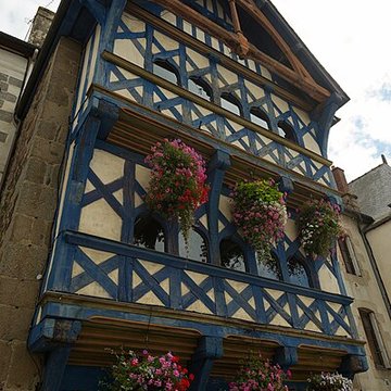 Maison du xvie siècle, Grande Place à Pontrieux