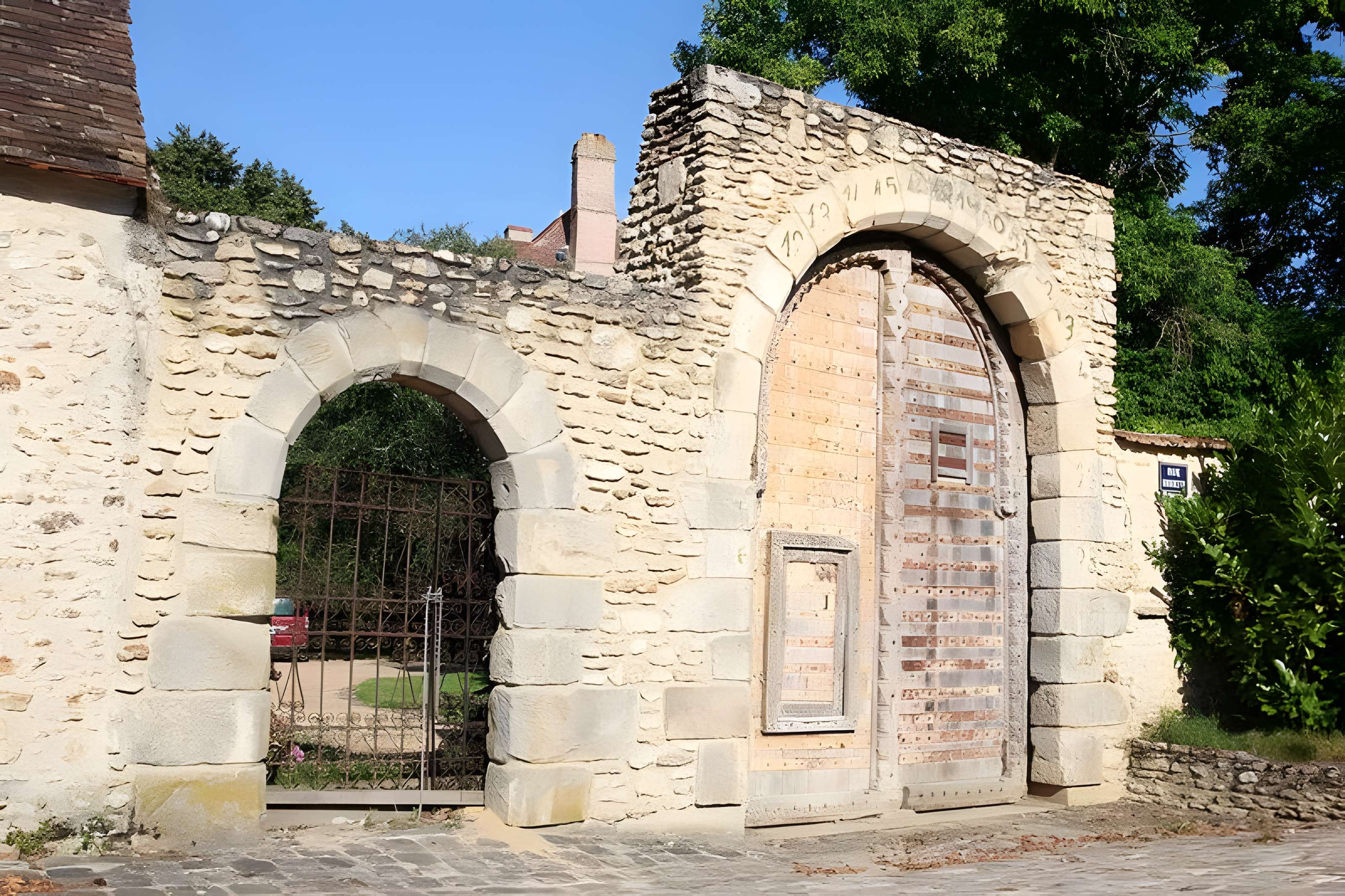 Maison forte de Gourville à Prunay-en-Yvelines