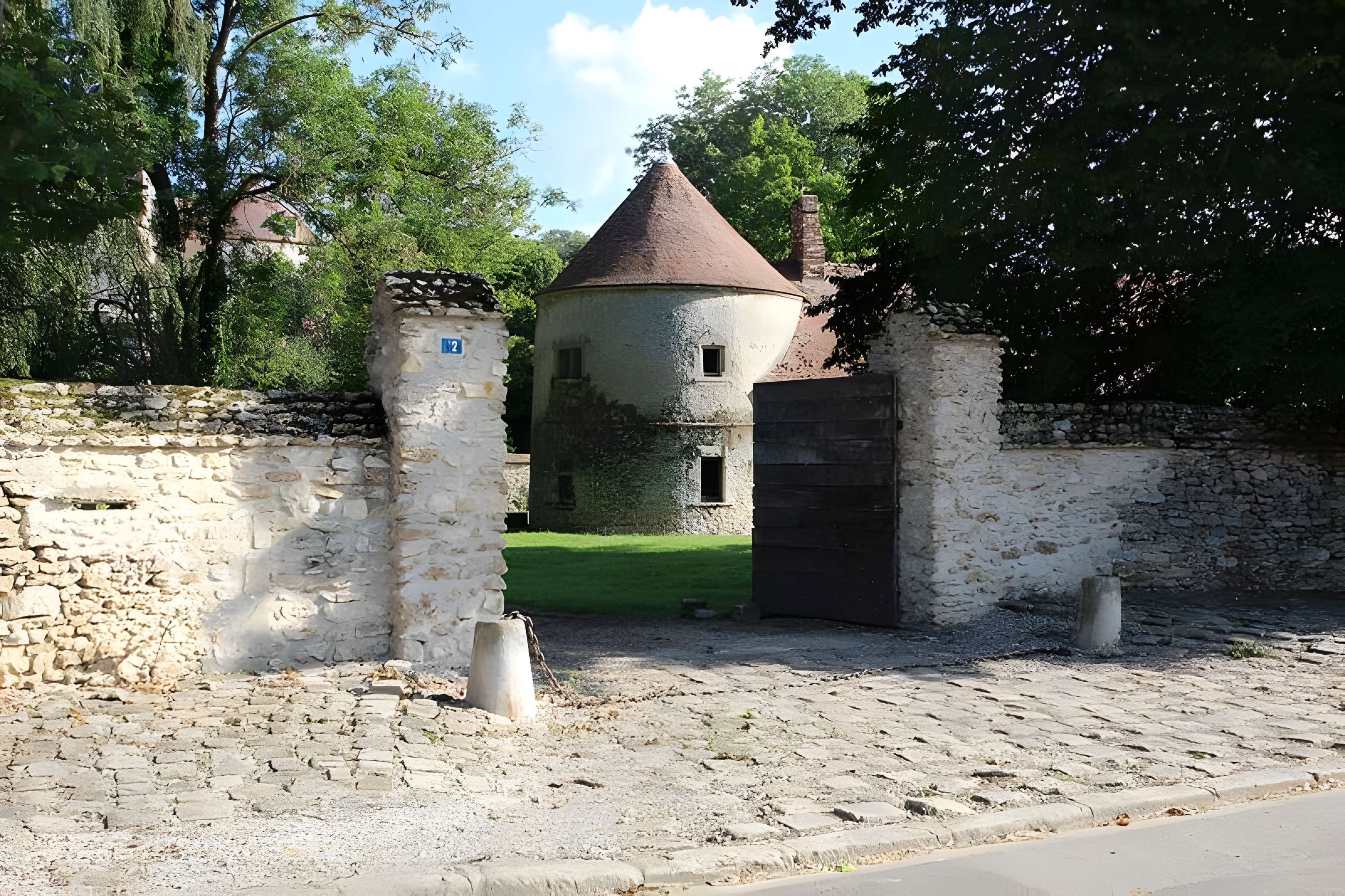 Maison forte de Gourville à Prunay-en-Yvelines