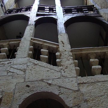 Maison Henri IV, 22 Rue dEspagne à Auch