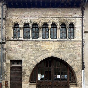 Maison romane, 25 Rue de la République à Cluny