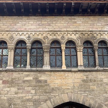 Maison romane, 25 Rue de la République à Cluny