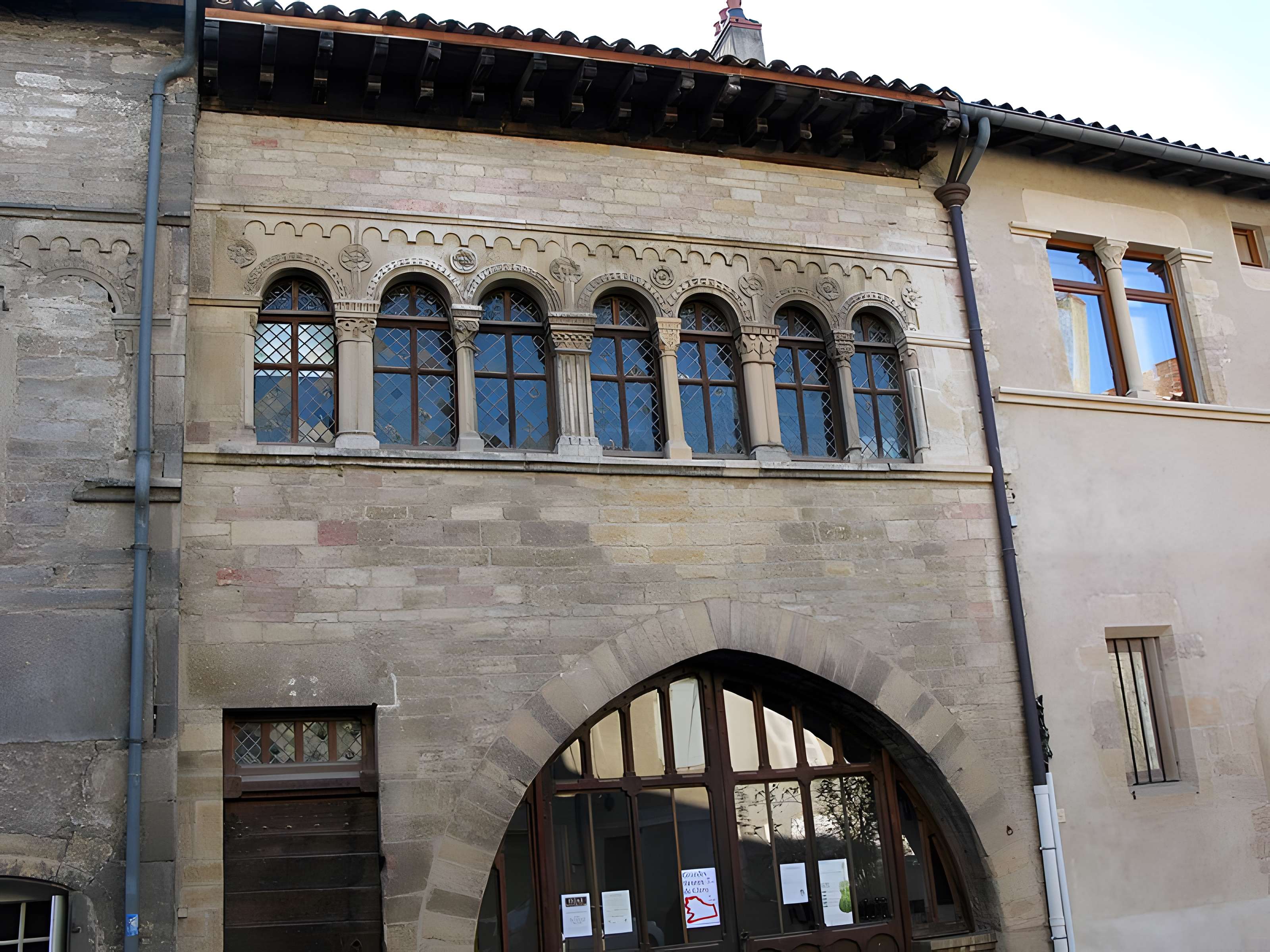Maison romane, 25 Rue de la République à Cluny