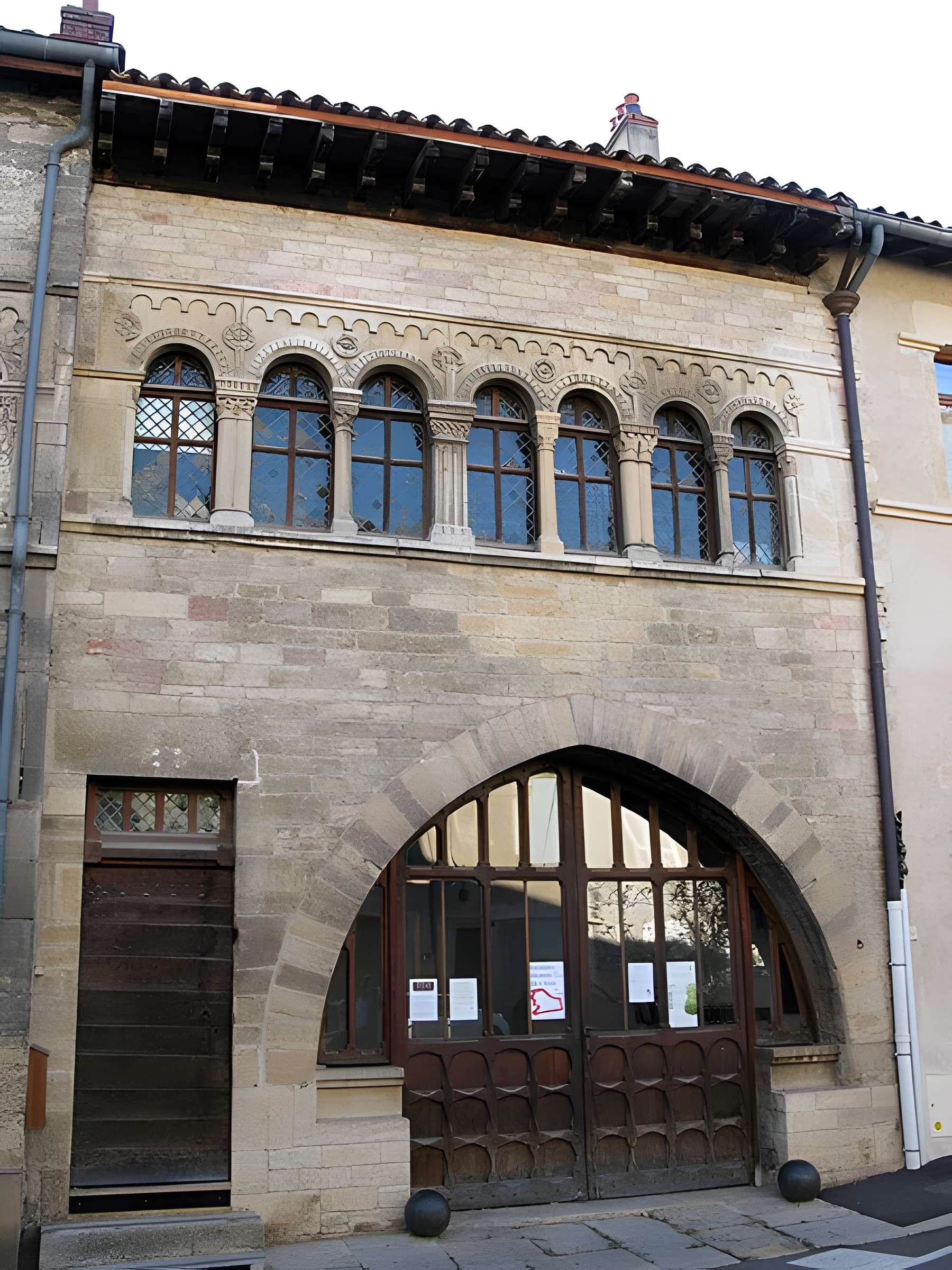 Maison romane, 25 Rue de la République à Cluny