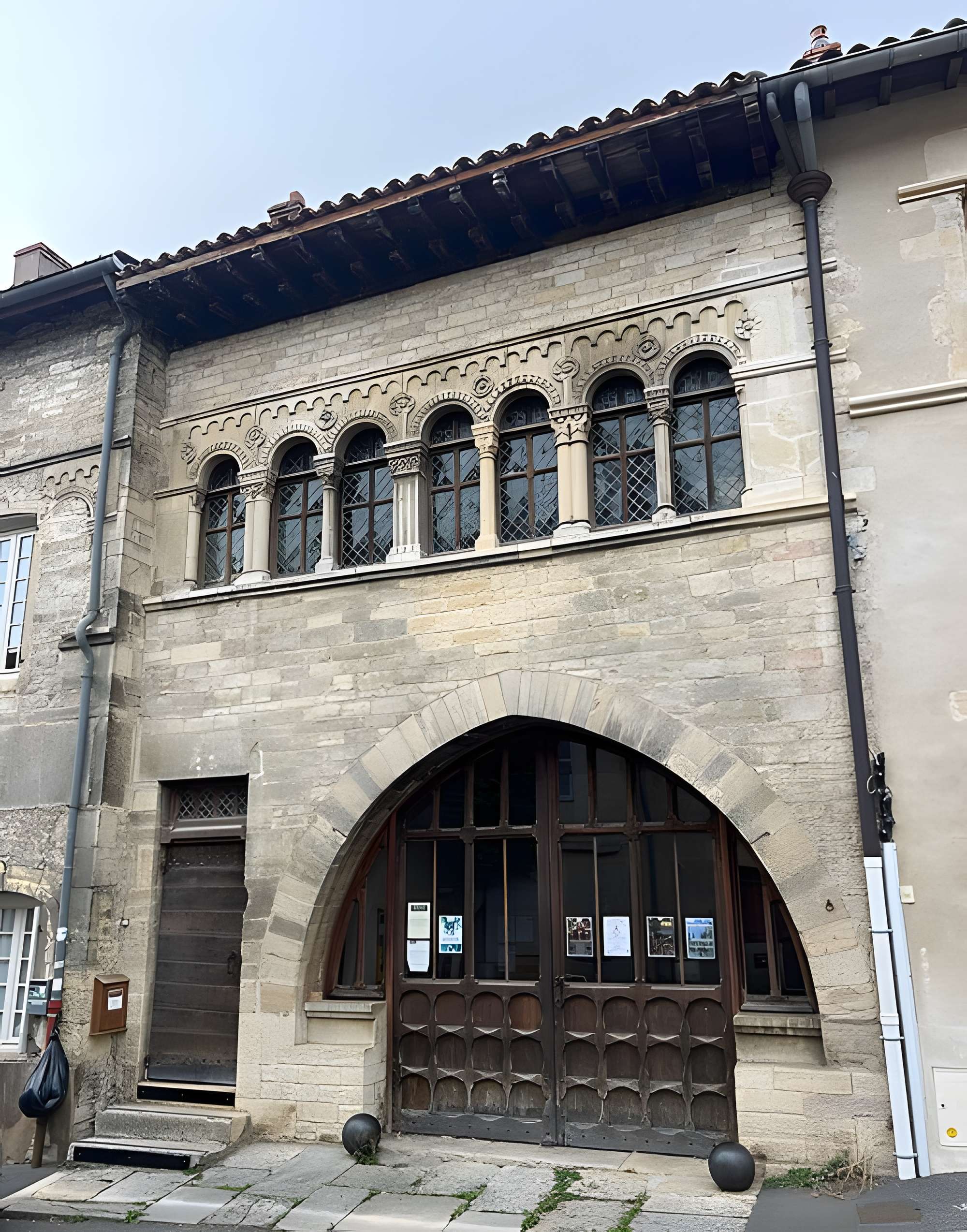 Maison romane, 25 Rue de la République à Cluny
