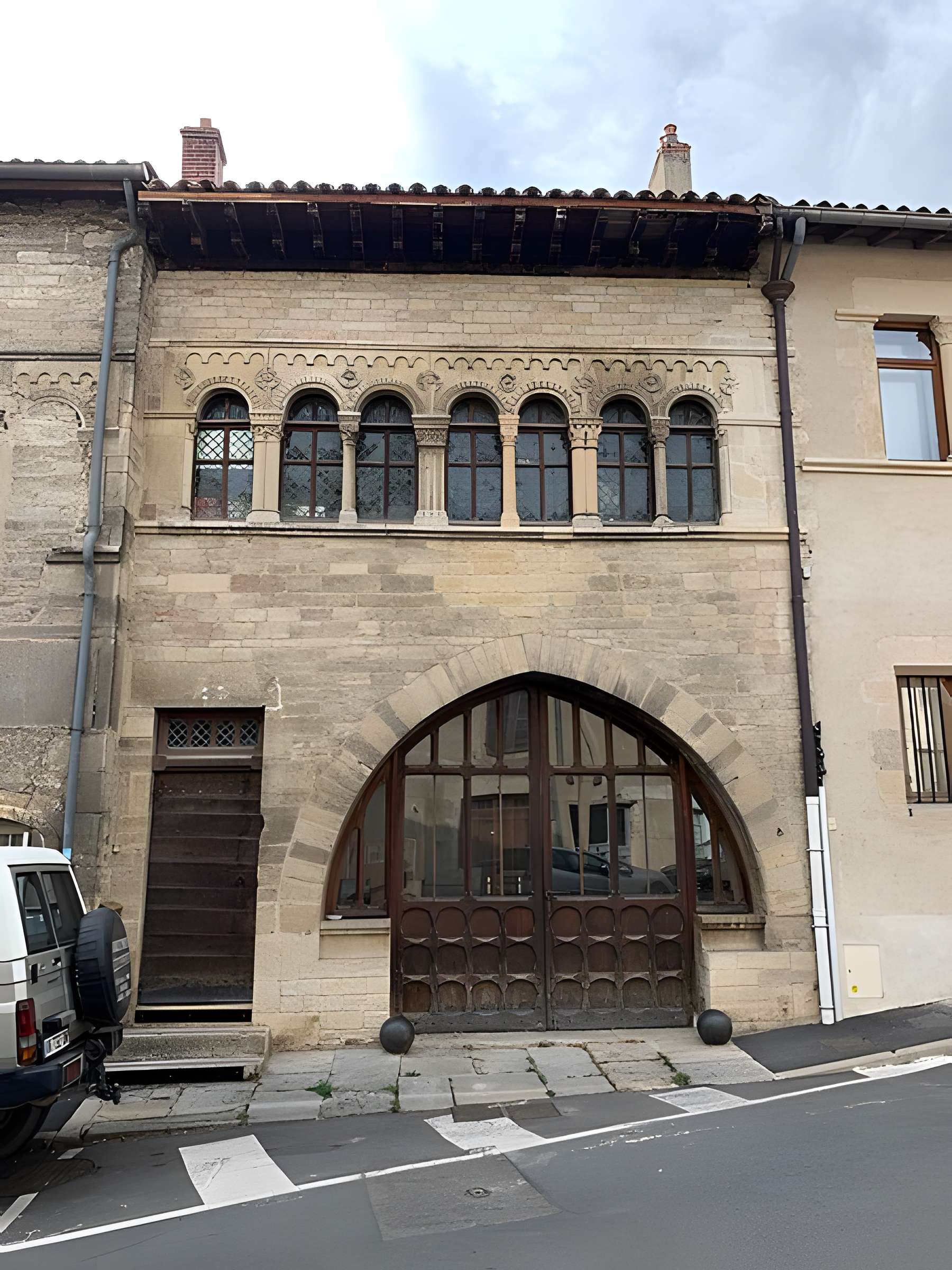 Maison romane, 25 Rue de la République à Cluny