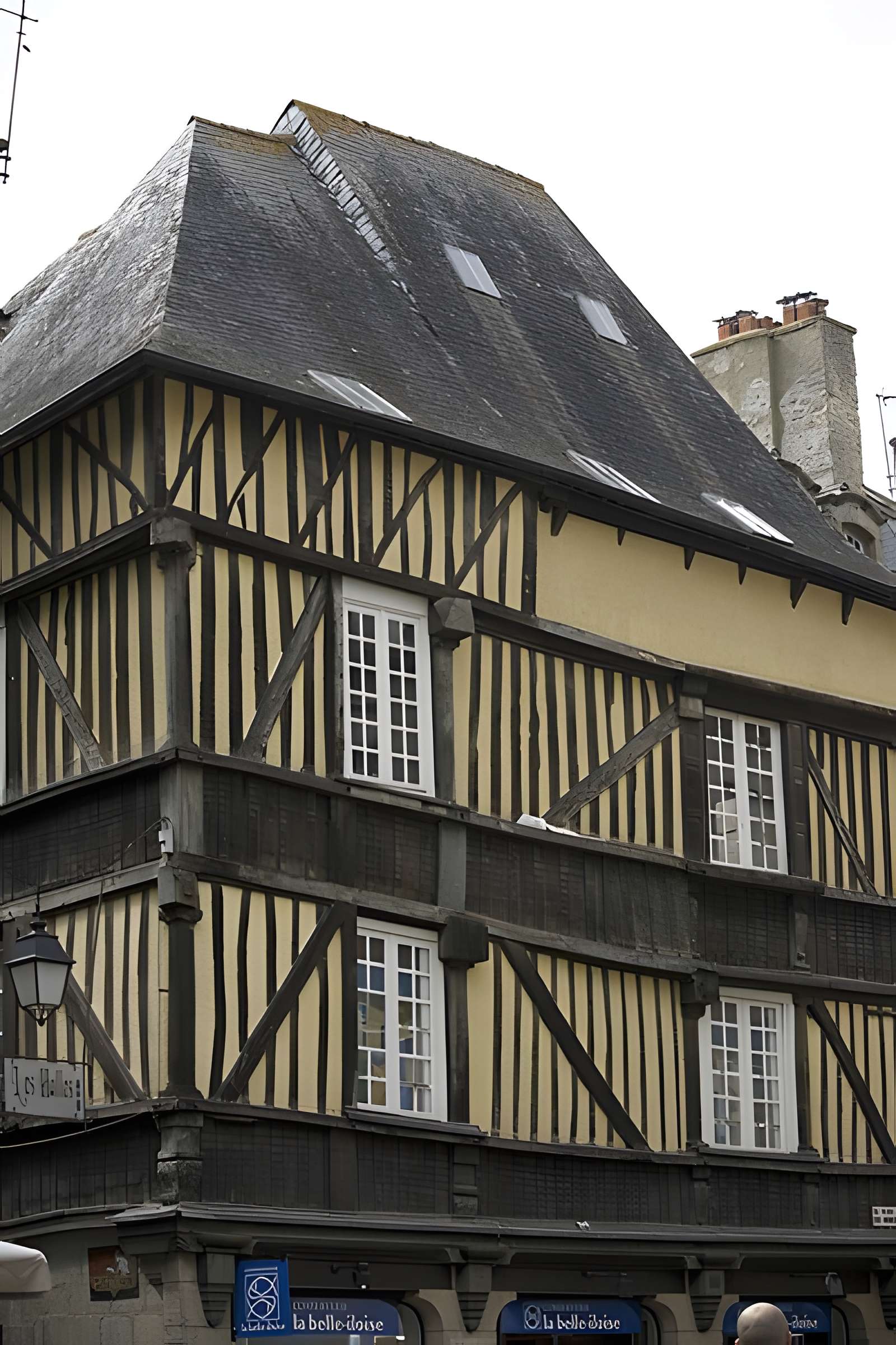Maison, 1 Place des Merciers à Dinan