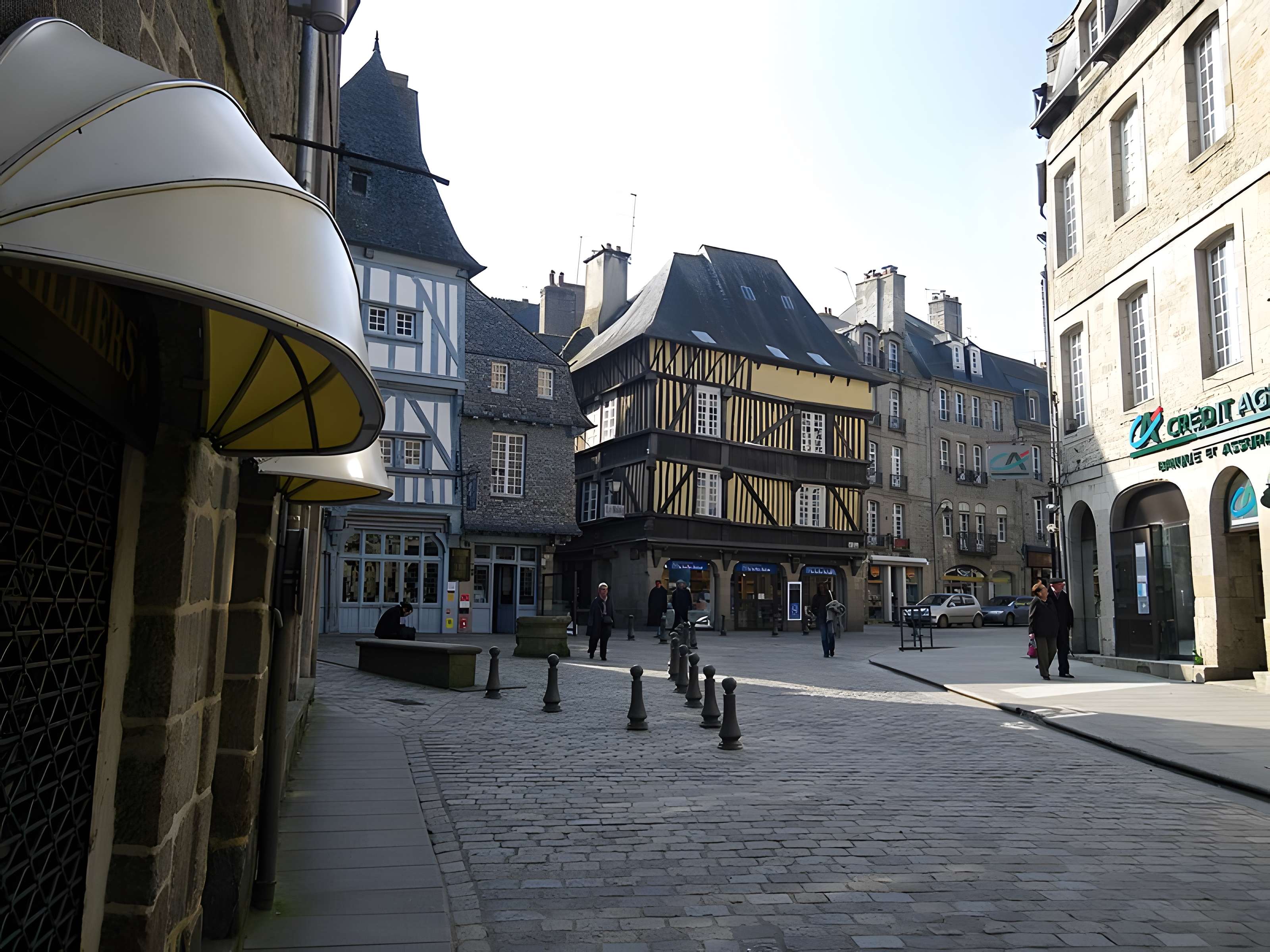 Maison, 1 Place des Merciers à Dinan