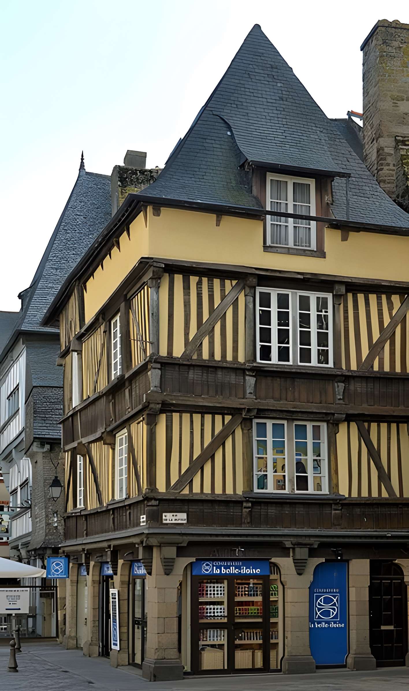 Maison, 1 Place des Merciers à Dinan