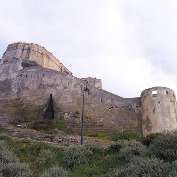 Enceinte fortifiée dite citadelle