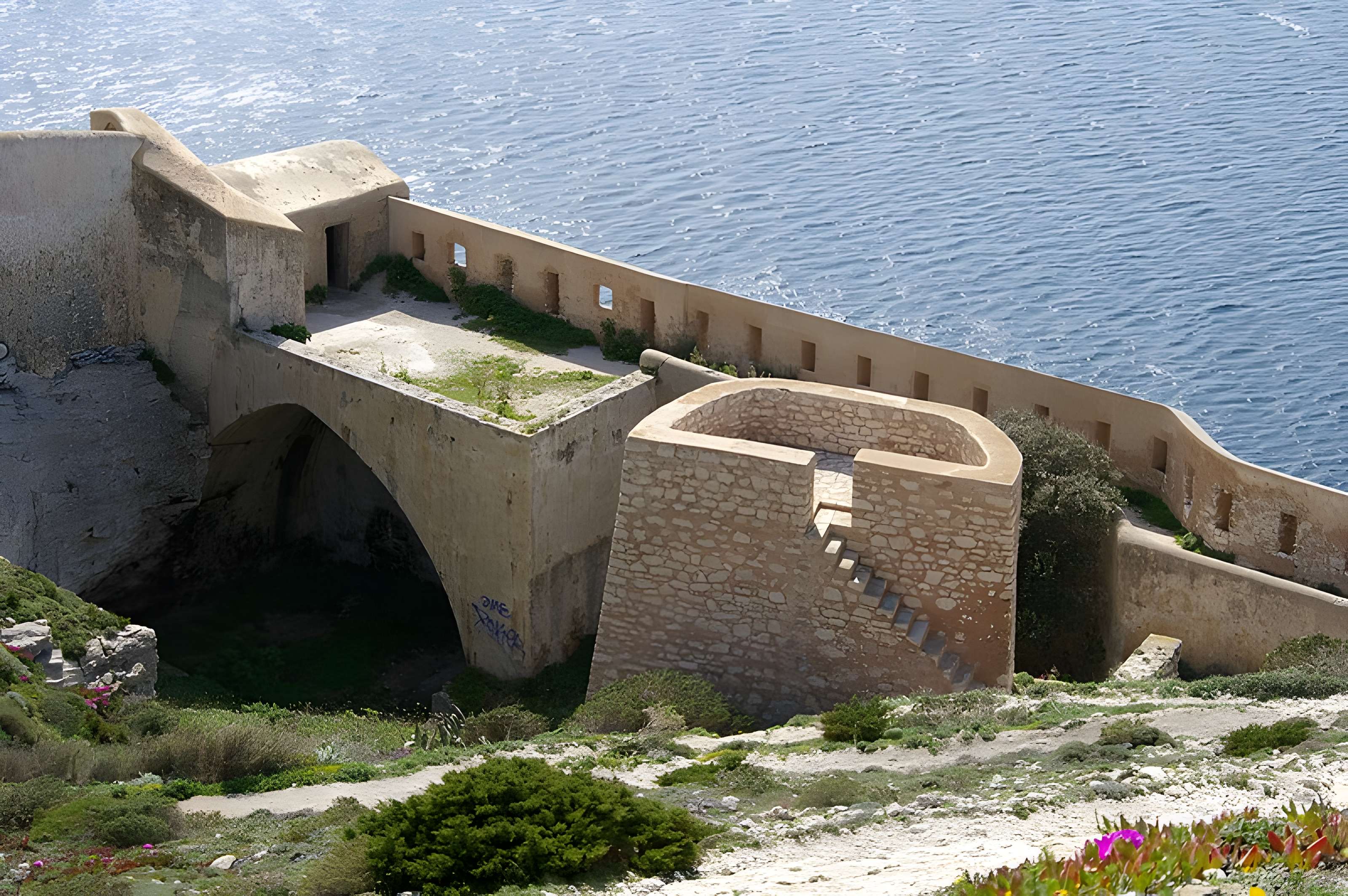 Enceinte fortifiée dite citadelle