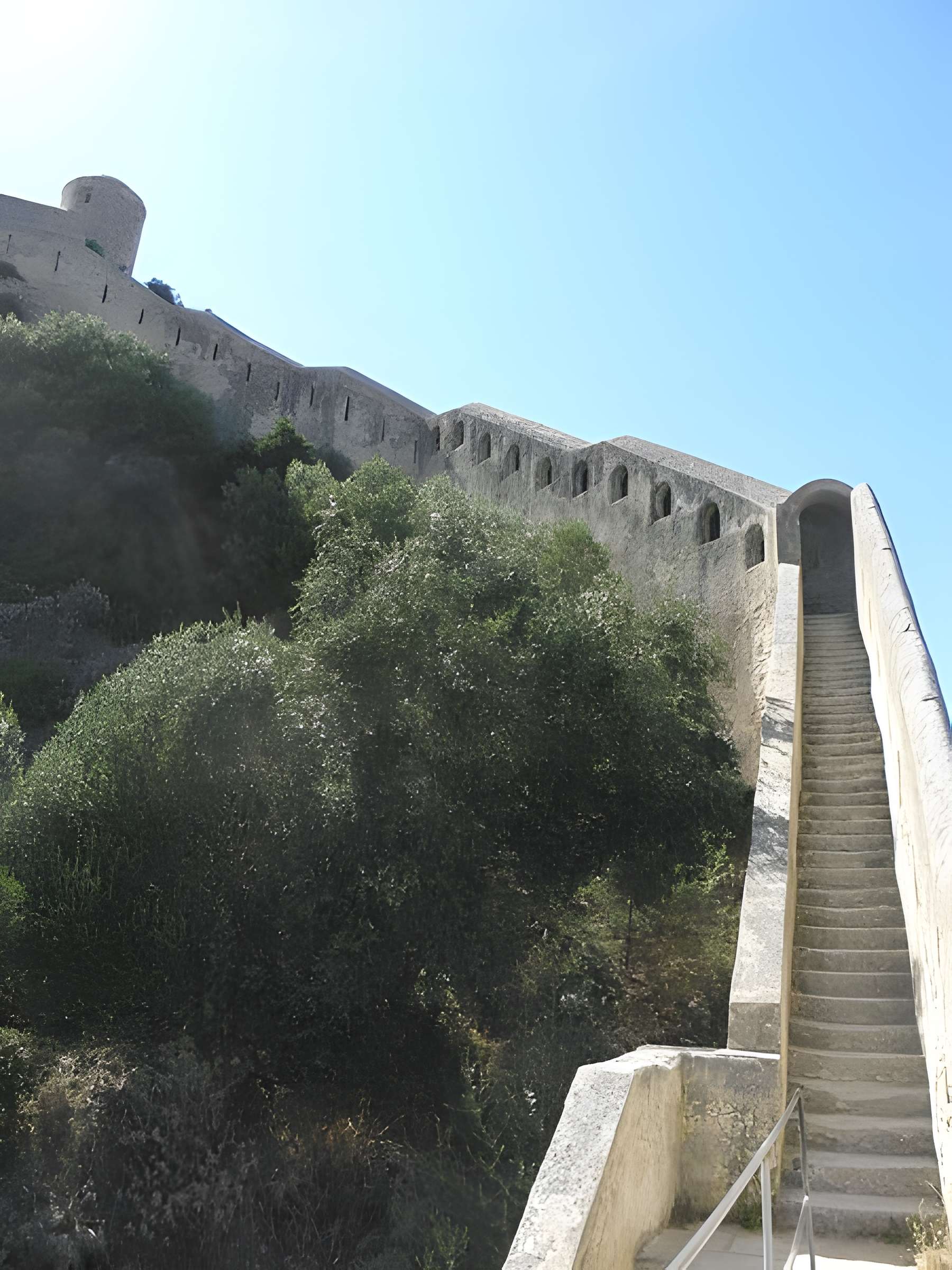Enceinte fortifiée dite citadelle