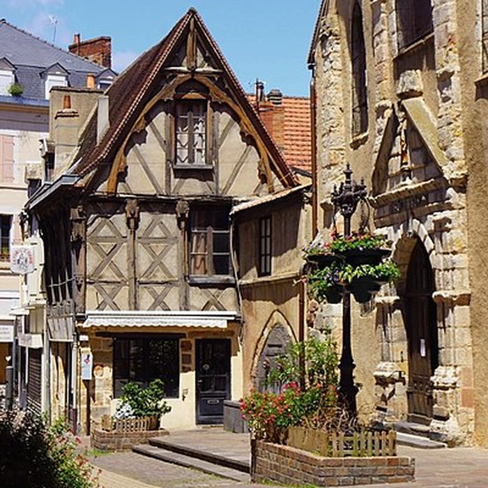 Photo de Maison, 2 Rue Porte-Saint-Pierre à Montluçon