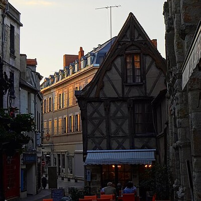 Photo de Maison, 2 Rue Porte-Saint-Pierre à Montluçon