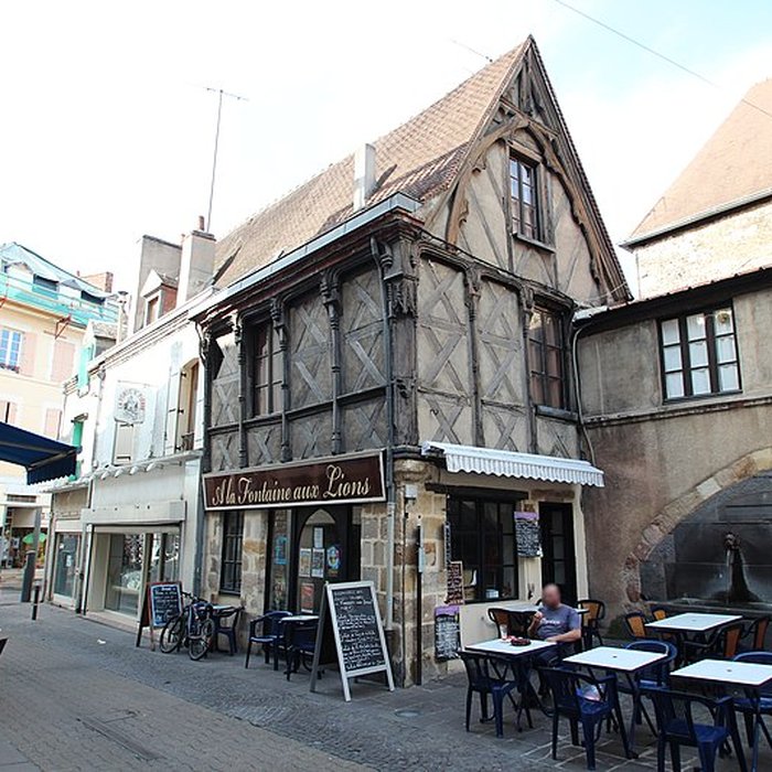 Photo de Maison, 2 Rue Porte-Saint-Pierre à Montluçon