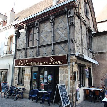 Maison, 2 Rue Porte-Saint-Pierre à Montluçon