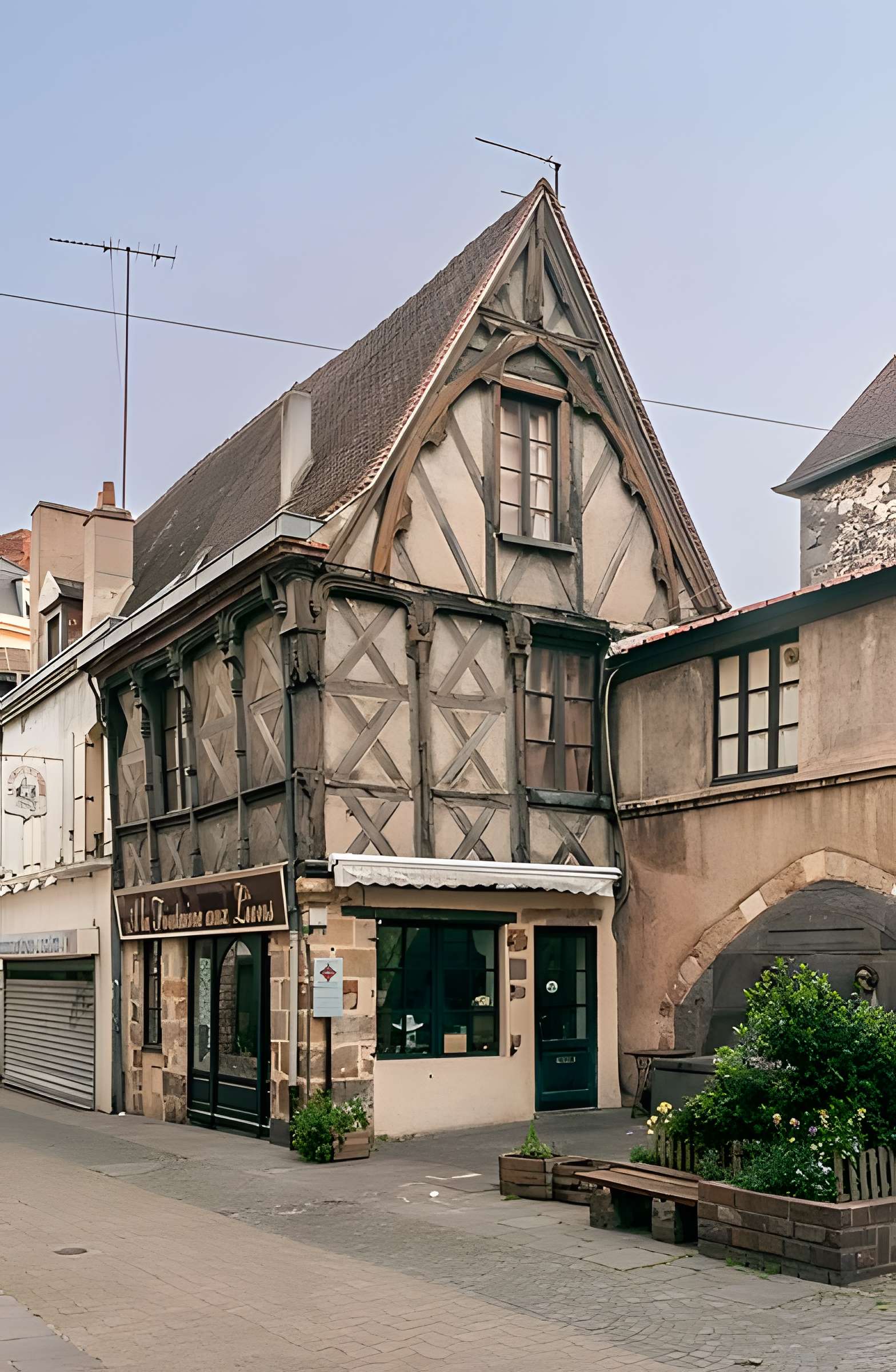 Maison, 2 Rue Porte-Saint-Pierre à Montluçon