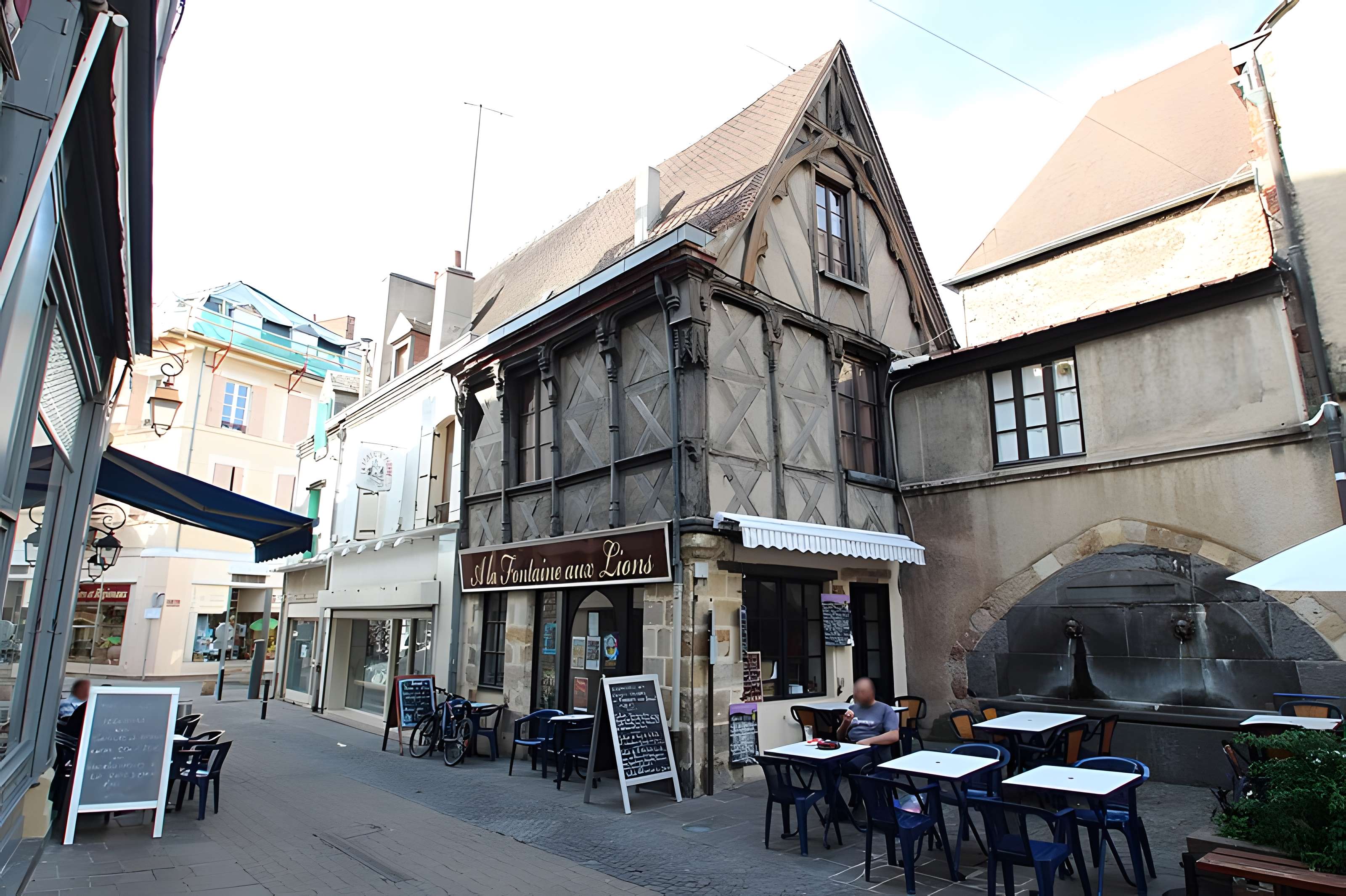 Maison, 2 Rue Porte-Saint-Pierre à Montluçon